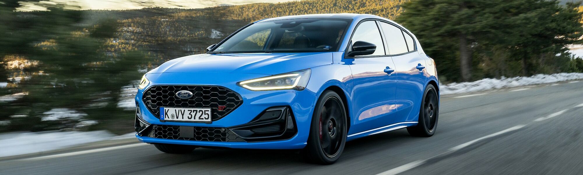 Ford Focus ST Azure halad az úton