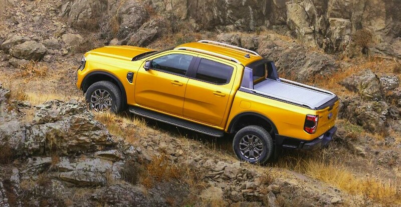 Ford Ranger a sziklás úton